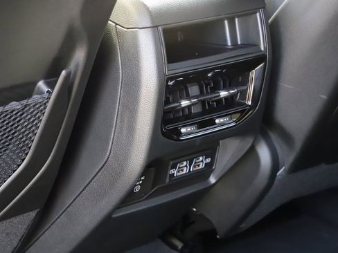 New 2025 Jeep Grand Cherokee Altitude image 17