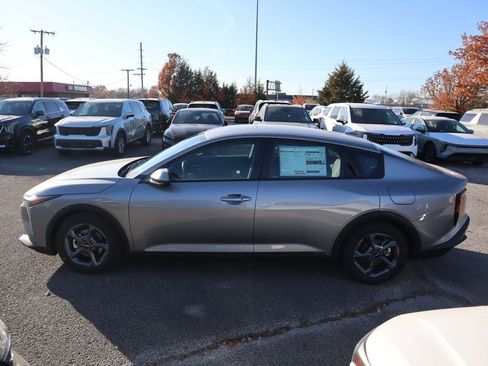 New 2025 Kia K4 LXS image 4