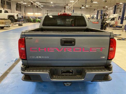 Used 2022 Chevrolet Colorado LT w/ Safety Package image 6