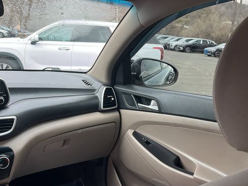 Used 2019 Hyundai Tucson SE image 22