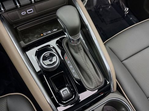 New 2026 GMC Canyon Denali image 17