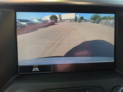 Used 2023 GMC Acadia SLT FWD image 9