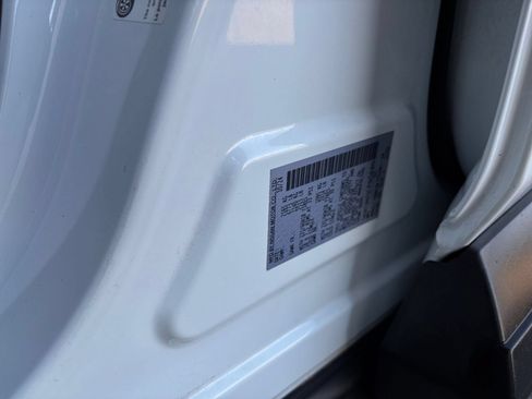 Used 2025 Nissan Rogue SV AWD/4WD image 30