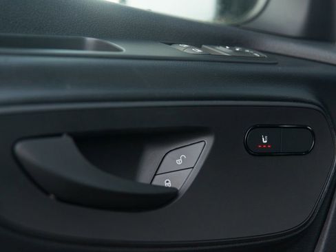 Used 2025 Mercedes-Benz Sprinter 2500 image 23