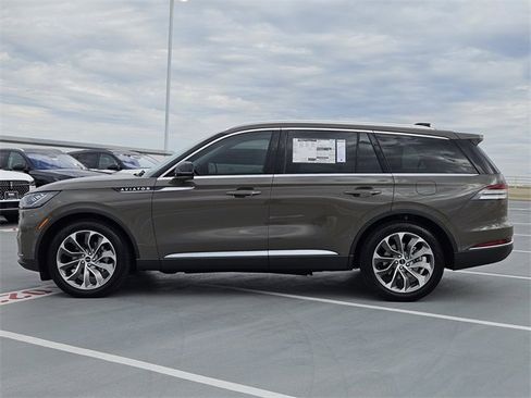 New 2026 Lincoln Aviator Reserve w/ Luxury Package image 4