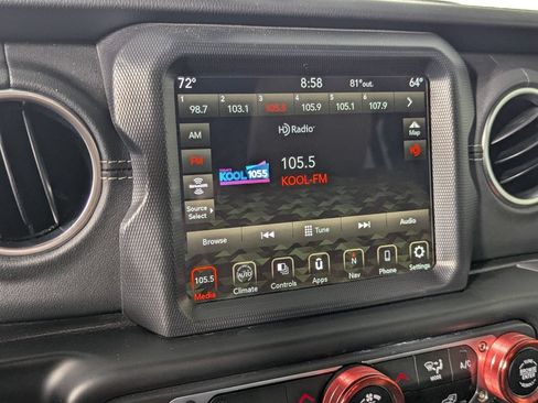 Used 2021 Jeep Wrangler Unlimited Sahara AWD/4WD image 19