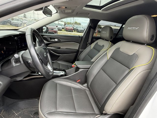 Used 2024 Chevrolet Trax ACTIV w/ Sunroof Package FWD image 7