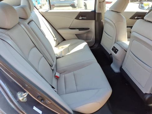 Used 2014 Honda Accord Touring image 11
