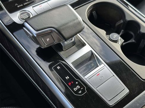 Used 2022 Audi Q8 Prestige image 6