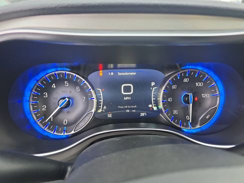 New 2026 Chrysler Pacifica Pinnacle image 11