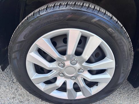 Used 2011 Toyota Matrix FWD image 18