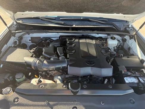 Used 2019 Toyota 4Runner TRD Off-Road AWD/4WD image 44
