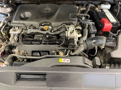 Used 2020 Toyota Camry SE image 25