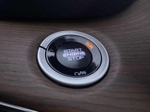 Used 2025 Jeep Grand Cherokee Summit w/ Obsidian Package image 9