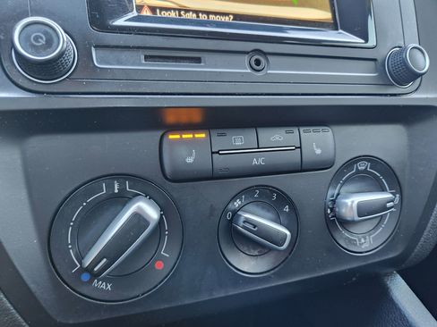 Used 2017 Volkswagen Jetta S w/ Jetta S Cold Weather Package image 32