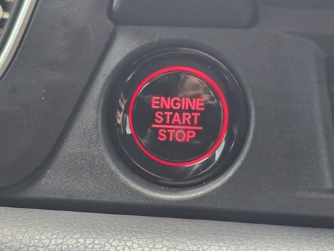 Used 2025 Honda Pilot EX-L image 31