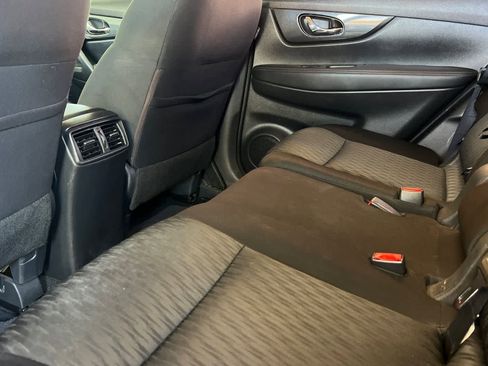 Used 2017 Nissan Rogue S FWD image 5