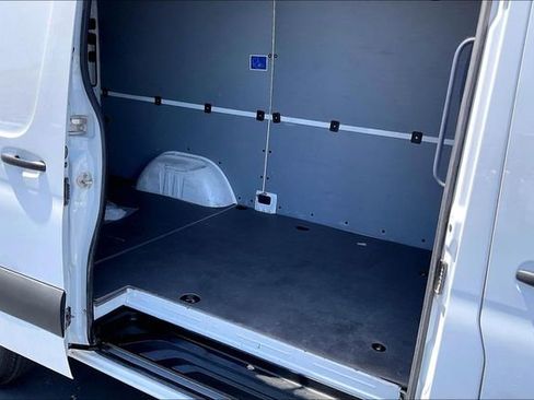 Used 2025 Mercedes-Benz Sprinter 2500 image 23