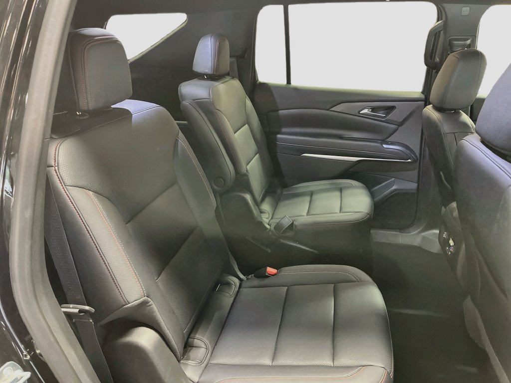 Used 2025 Chevrolet Traverse Z71 AWD/4WD image 28