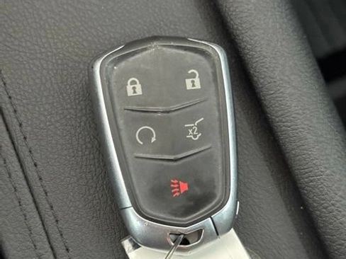 Used 2024 Cadillac XT6 Premium Luxury w/ Technology Package FWD image 5