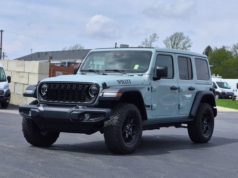 Used 2024 Jeep Wrangler Unlimited Sport AWD/4WD image 3