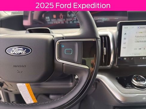 New 2025 Ford Expedition Platinum w/ Driver's Package AWD/4WD image 24
