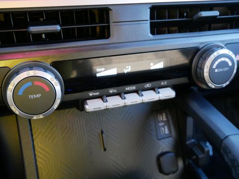 Used 2025 Toyota 4Runner SR5 image 23