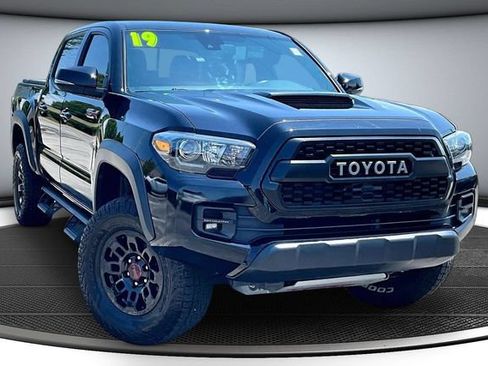 Used 2019 Toyota Tacoma TRD Pro AWD/4WD image 3
