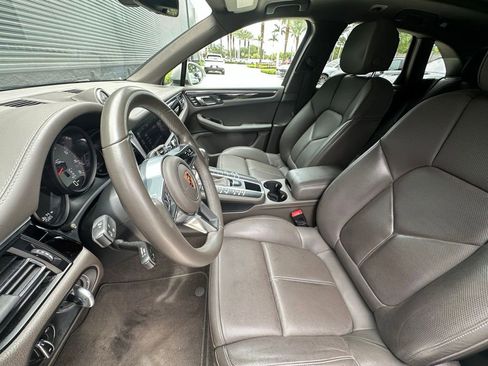 Certified 2019 Porsche Macan S AWD/4WD image 5