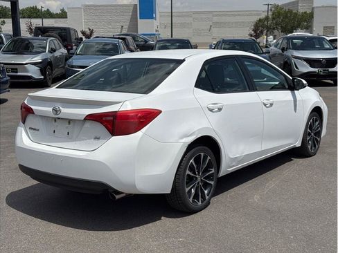 Used 2017 Toyota Corolla SE FWD image 3