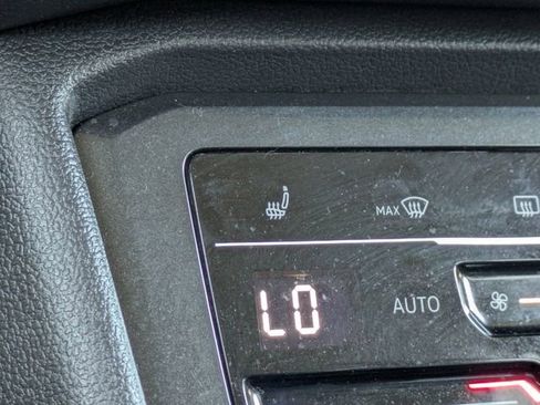 Used 2024 Volkswagen Tiguan SE image 26