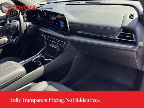 Used 2026 Chevrolet Traverse LT w/ Driver Confidence Package AWD/4WD image 26