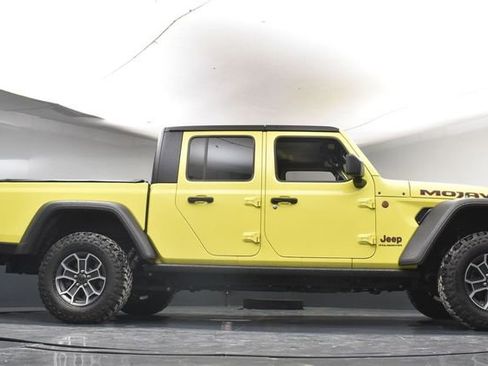 Used 2024 Jeep Gladiator Mojave w/ Technology Group image 39