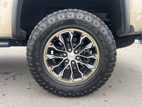 Used 2021 Chevrolet Colorado ZR2 image 9