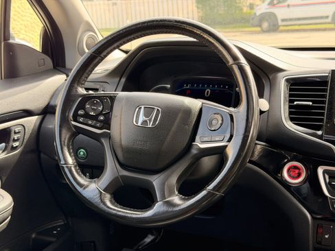Used 2019 Honda Pilot Touring image 30