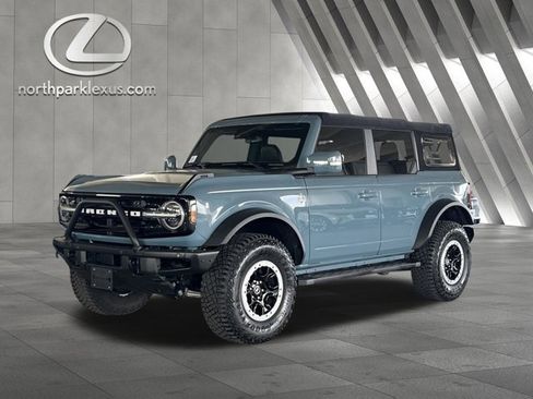 Used 2022 Ford Bronco Outer Banks w/ Sasquatch Package image 3