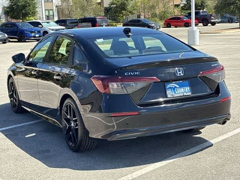 Used 2025 Honda Civic Sport image 4