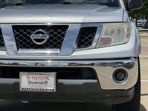 Used 2011 Nissan Frontier SV RWD image 9