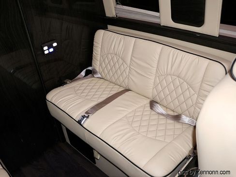 Used 2018 Mercedes-Benz Sprinter 3500 image 40