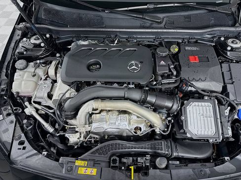 Used 2025 Mercedes-Benz CLA 250 4MATIC image 28