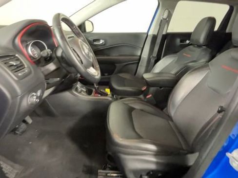 Used 2019 Jeep Compass Trailhawk w/ Cold Weather Group AWD/4WD image 18