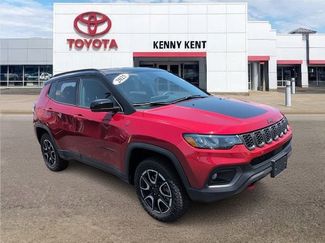 Used 2025 Jeep Compass Trailhawk AWD/4WD video 1