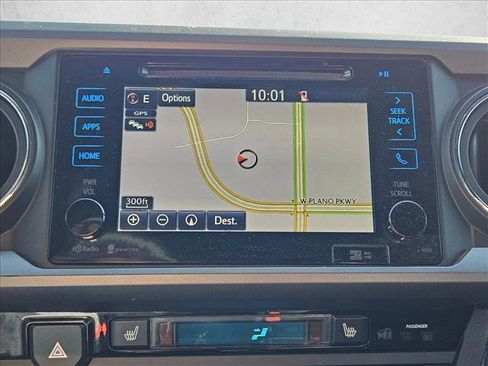 Used 2016 Toyota Tacoma TRD Sport image 14