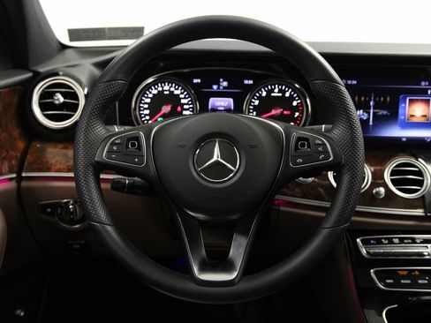 Used 2018 Mercedes-Benz E 400 E 400 image 13