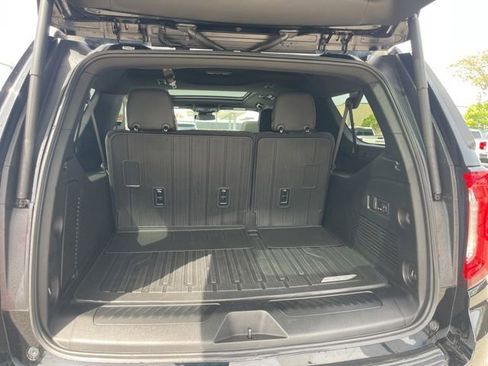 Used 2023 GMC Yukon XL SLT w/ SLT Luxury Package AWD/4WD image 40