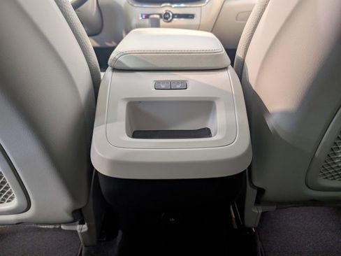 Used 2023 Volvo XC60 B5 Plus w/ Climate Package image 29