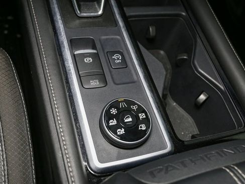 Used 2023 Nissan Pathfinder SL w/ SL Premium Package image 29