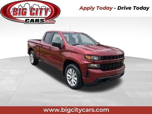Used 2020 Chevrolet Silverado 1500 Custom w/ Custom Value Package AWD/4WD image 1