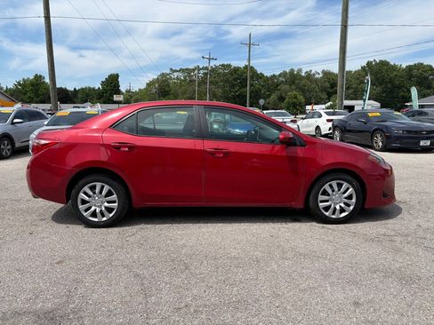 Used 2018 Toyota Corolla LE FWD image 3