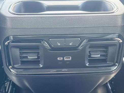 Used 2023 GMC Sierra 1500 AT4 w/ Technology Package image 26